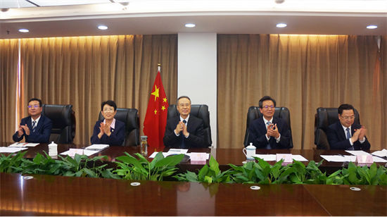 中國(guó)僑聯(lián)舉辦“僑連五洲·云聚中秋”海外僑領(lǐng)代表視頻會(huì) 萬(wàn)立駿等出席