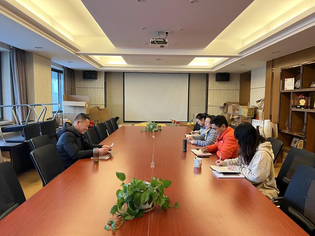 省僑商總會省華僑公益基金會聯(lián)合黨支部組織第十四次集中學習