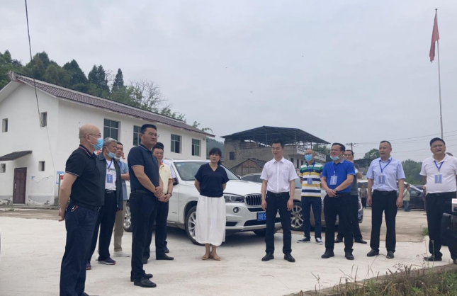 南充市僑商聯(lián)合會李曉蘭會長，受邀參加“匯聚僑界力量、助力鄉(xiāng)村振興”主題活動