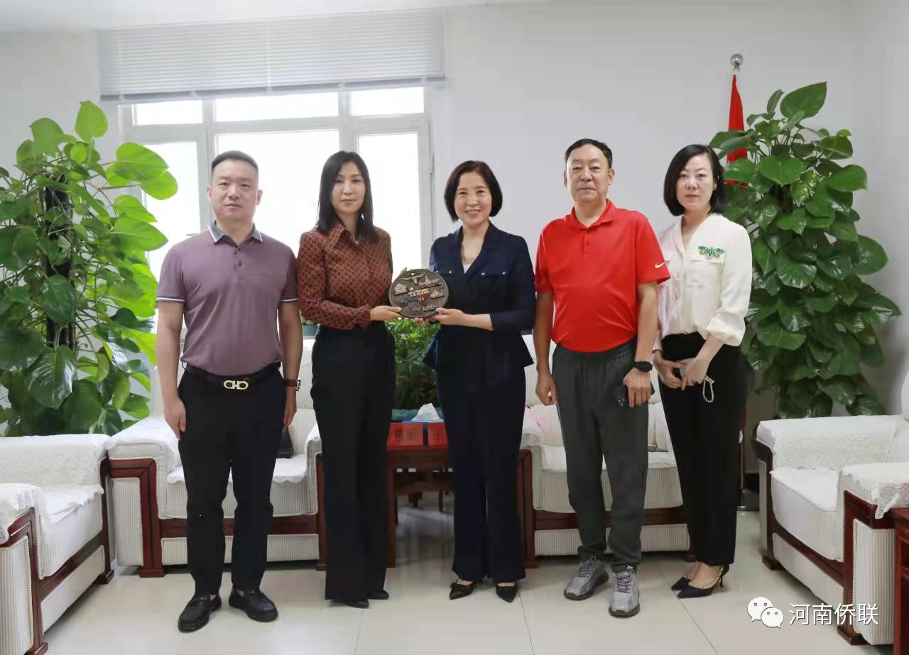 王喜云會見美國德州河南商會會長張耀昕一行