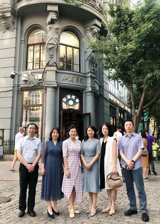 深圳市僑商會(huì)翟美卿會(huì)長(zhǎng)赴哈爾濱市考察交流