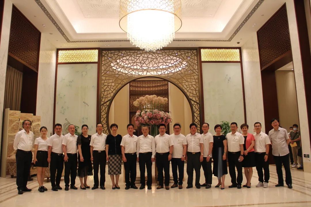 寧波市僑商會(huì)薛驚理會(huì)長(zhǎng)帶隊(duì)赴蚌埠經(jīng)貿(mào)考察