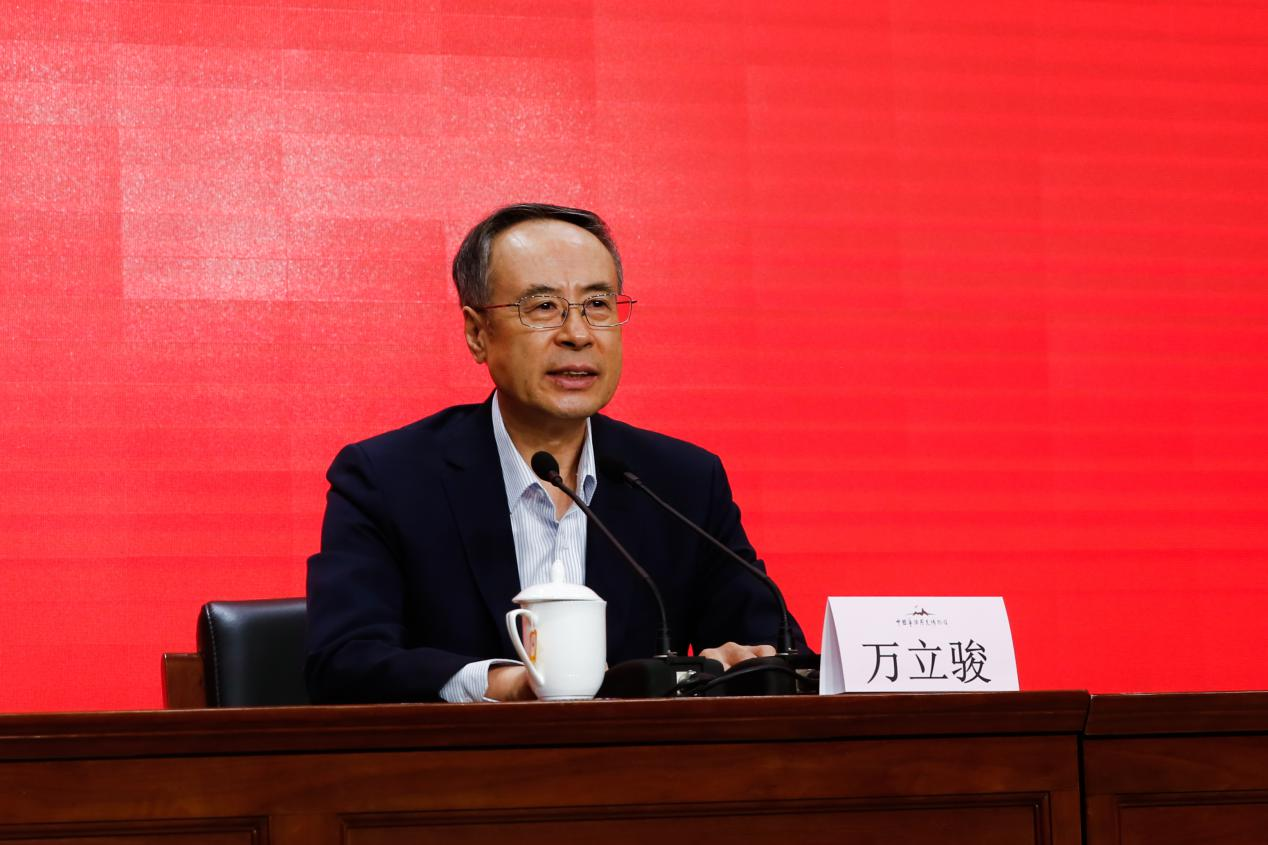 萬立駿為中國僑聯(lián)學(xué)習(xí)貫徹黨的二十大精神培訓(xùn)班學(xué)員作專題輔導(dǎo)報(bào)告