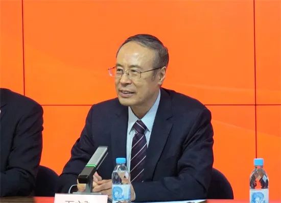 萬立駿在港出席“僑界凝心聚力 香港再創(chuàng)輝煌”大會(huì)并走訪僑團(tuán)看望僑胞