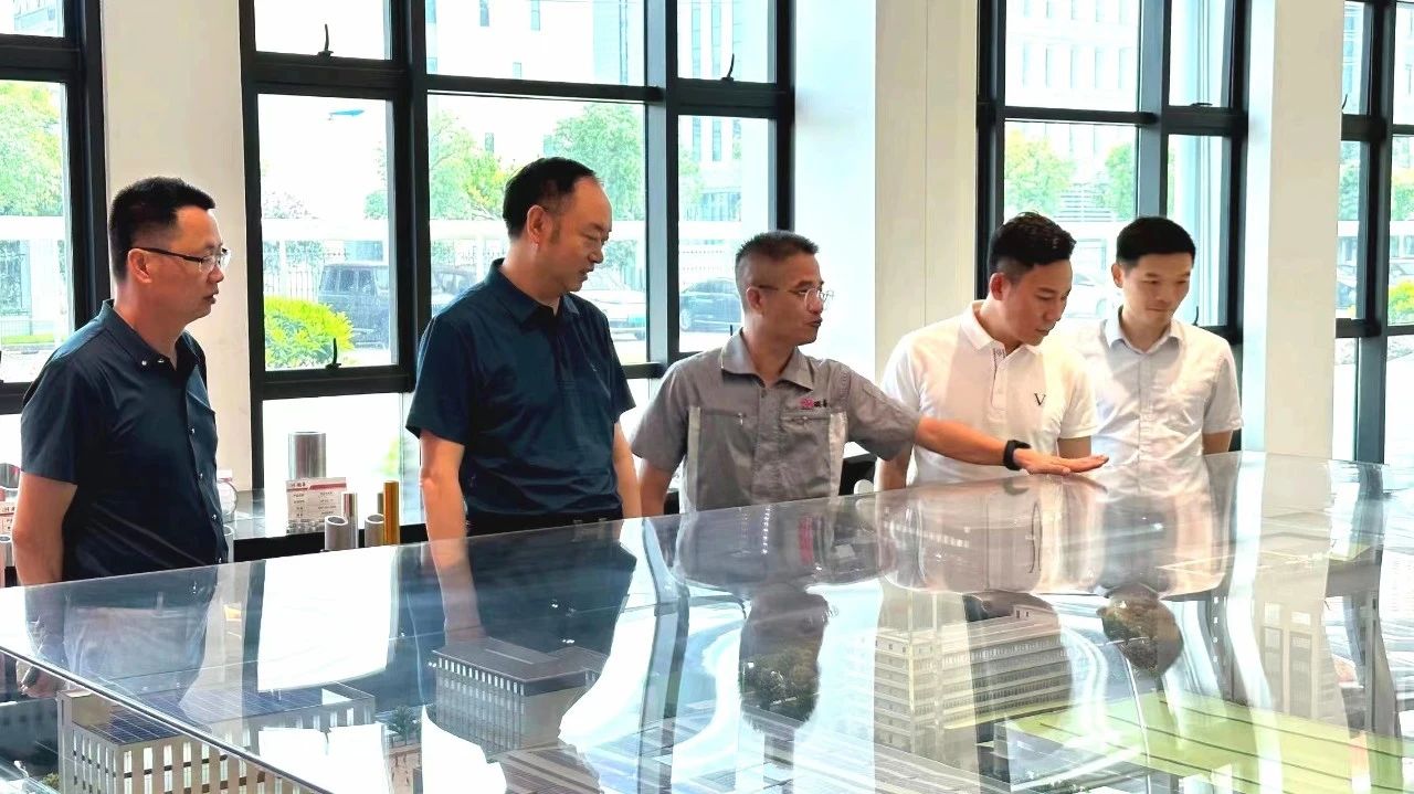 洛陽市僑商會會長鄺遠(yuǎn)平一行赴廣東省東莞市參觀走訪潤華集團(tuán)