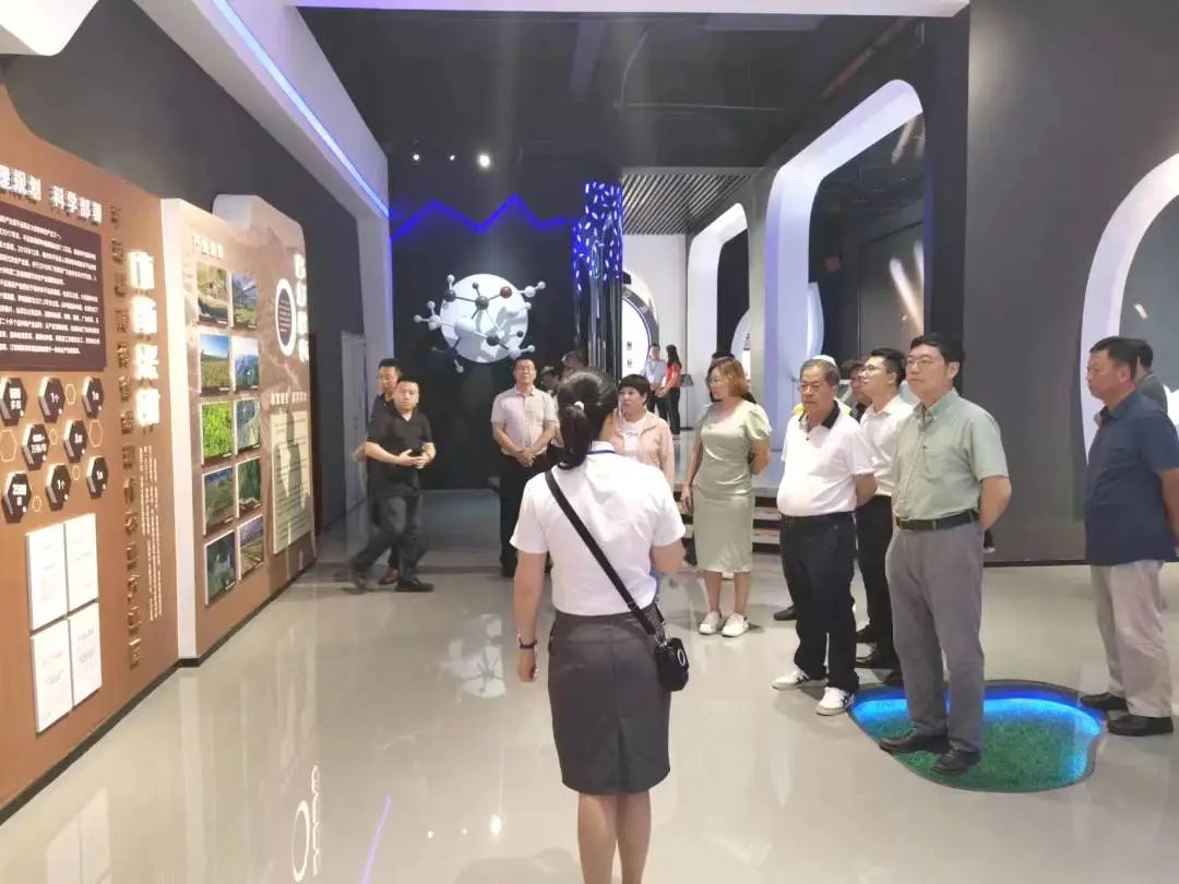 廣東國際華商會(huì)組織僑商赴梅州平遠(yuǎn)調(diào)研考察