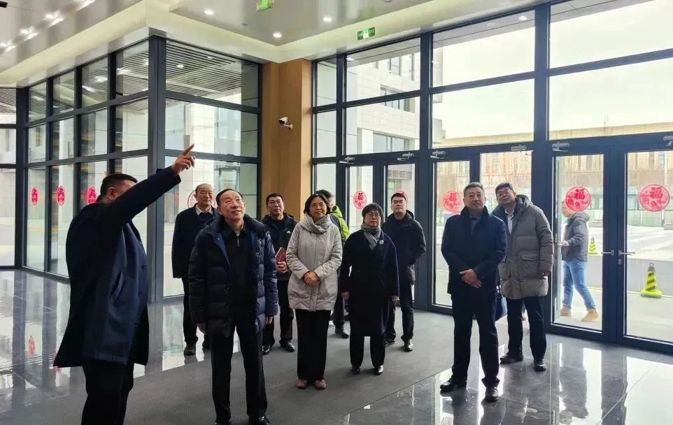 秦皇島市政協(xié)領(lǐng)導(dǎo)一行蒞臨僑商大廈指導(dǎo)工作