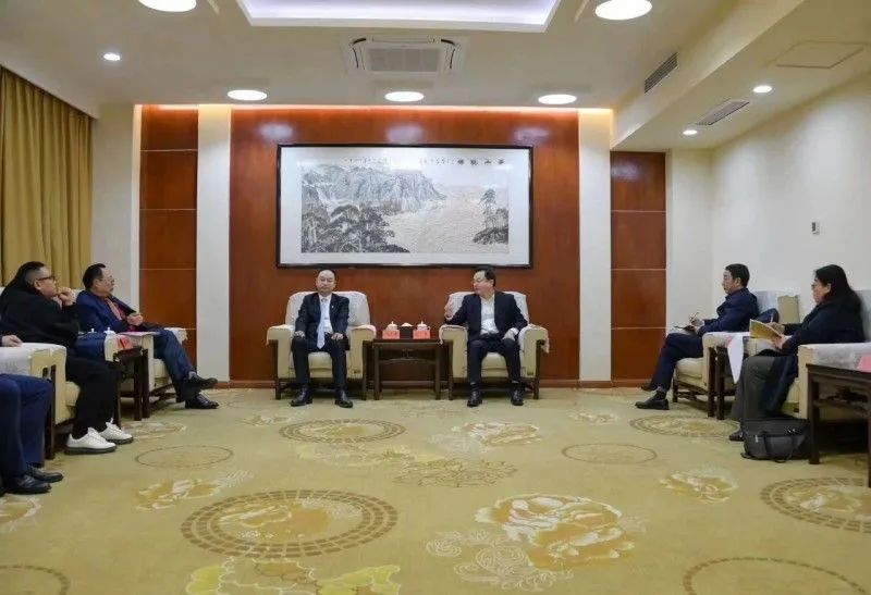 【團(tuán)體會員】鄂州市委書記孫兵會見中國僑商會副會長、洛陽市僑商會會長鄺遠(yuǎn)平等僑商企業(yè)家代表