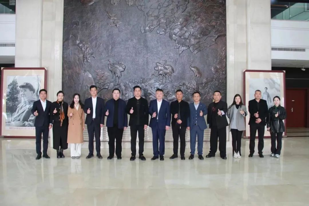 【團(tuán)體會員】在商丘市僑聯(lián)的帶隊下，我會團(tuán)體會員商丘市僑商會赴許昌、信陽學(xué)習(xí)考察