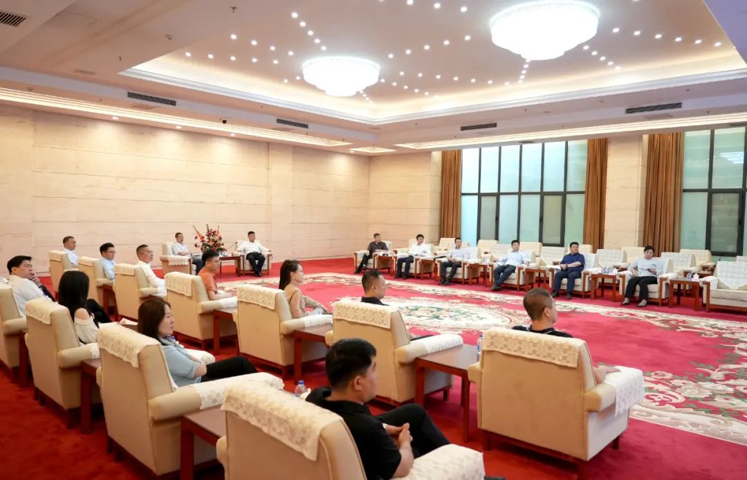 天津市僑商會(huì)開(kāi)展“僑”見(jiàn)新質(zhì)生產(chǎn)力，走進(jìn)天津港保稅區(qū)活動(dòng)