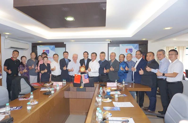 廣東僑商組團拜訪吉隆坡知名華社華校 積極融入海外聯(lián)誼朋友圈