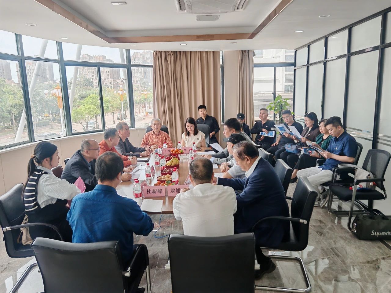 河南省僑商會(huì)一行走進(jìn)萬(wàn)寧市僑聯(lián)座談交流，并考察優(yōu)質(zhì)項(xiàng)目