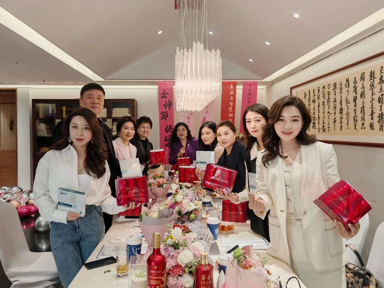 “芳華綻放，巾幗擔(dān)當(dāng)——河南省僑商聯(lián)合會(huì)里的她力量、她聲音”主題活動(dòng)圓滿舉辦