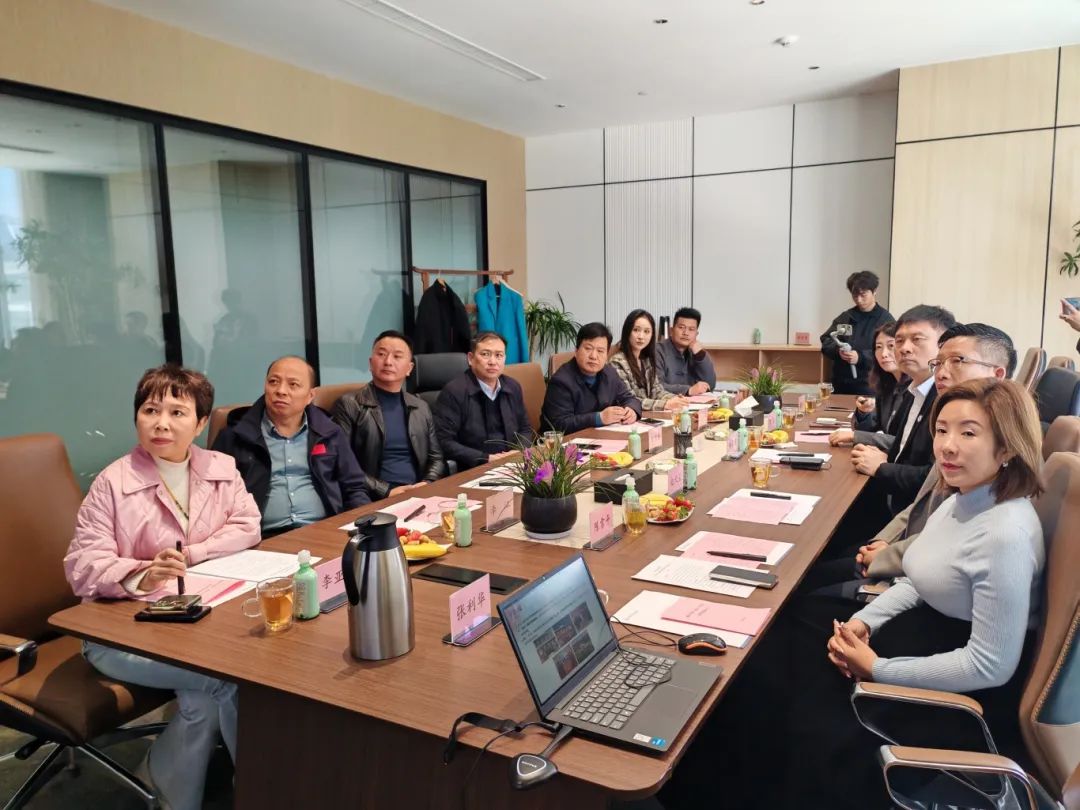 漯河市僑聯(lián)黨組書記、主席甘信奎攜市僑商會一行到訪河南省僑商聯(lián)合會座談交流