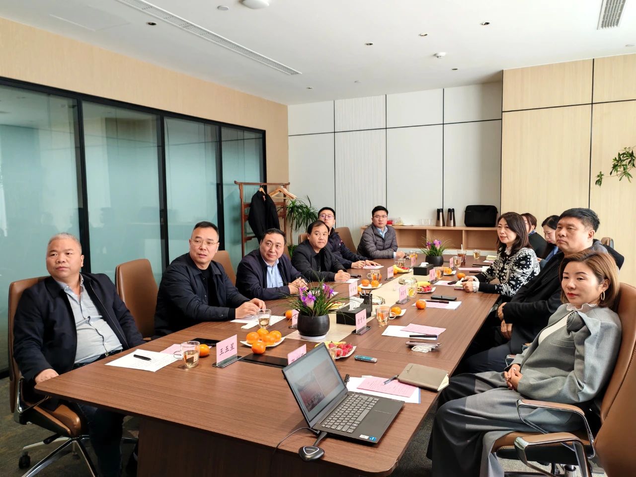 滎陽市委統(tǒng)戰(zhàn)部一行到訪河南省僑商聯(lián)合會座談交流