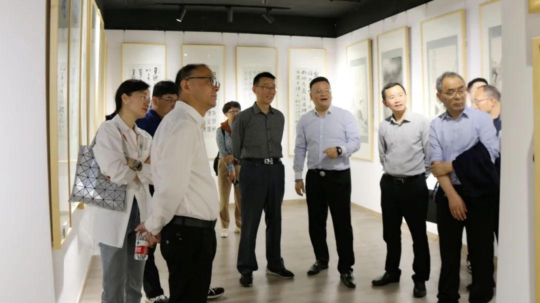 【名譽會長】浙江省人大調(diào)研組蒞臨華信，走訪慰問華信集團董事總裁徐旭昶，共話“醫(yī)養(yǎng)結(jié)合”新未來