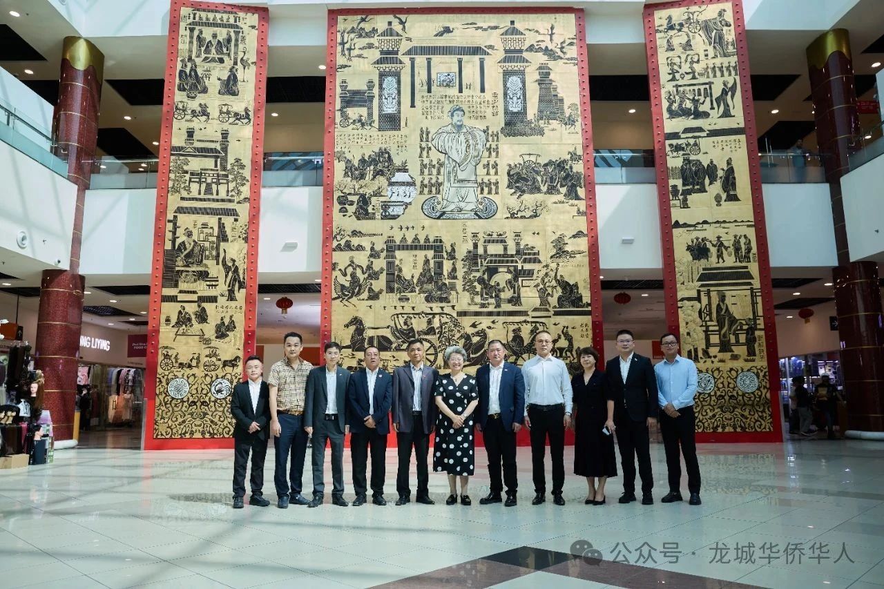 【海外顧問】駐迪拜總領(lǐng)事歐渤芊走訪調(diào)研迪拜龍城市場和龍城總商會，金國中陪同調(diào)研