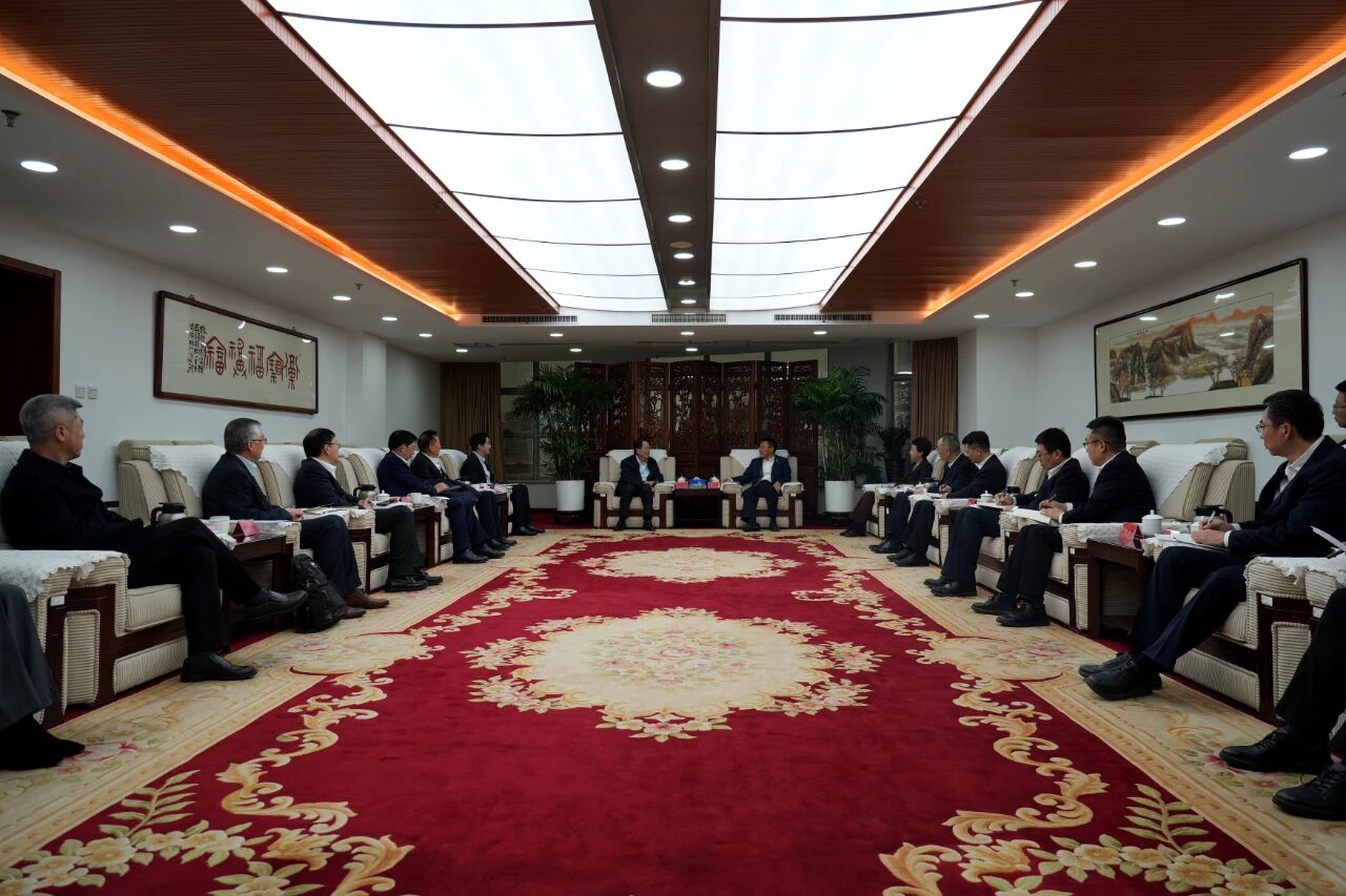 王靈桂在北京會(huì)見(jiàn)郭孔豐一行