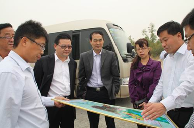 省委統(tǒng)戰(zhàn)部副部長(zhǎng)、省僑聯(lián)黨組書(shū)記趙太安一行蒞鶴壁市山城區(qū)就擬投教育項(xiàng)目考察