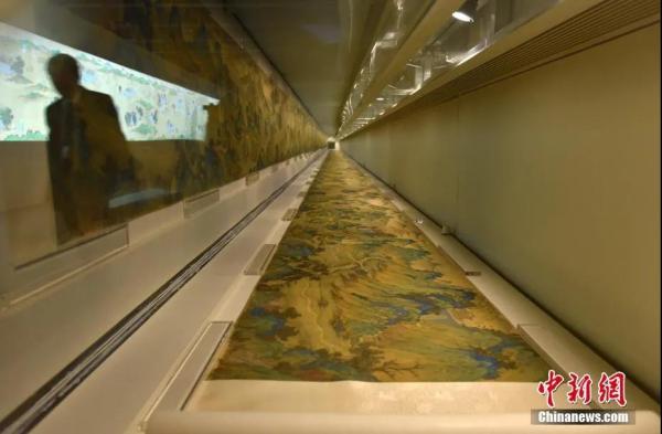 2018年12月6日，“絲路山水地圖展”在香港科學(xué)館開(kāi)幕。圖為《絲路山水地圖》真跡。<a target='_blank' >中新社</a>記者 張煒 攝