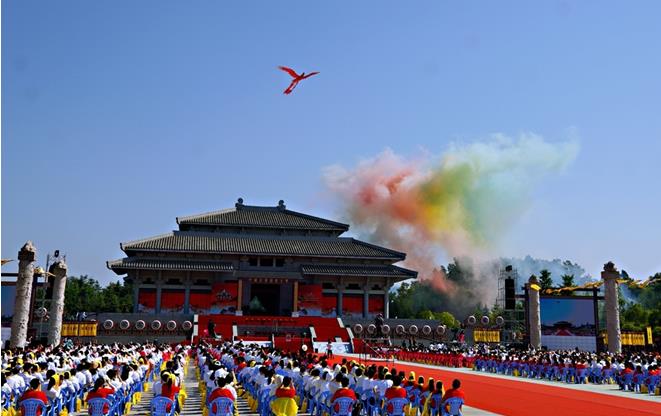 程學(xué)源出席辛丑年世界華人炎帝故里尋根節(jié)開幕式暨拜謁炎帝神農(nóng)大典并調(diào)研