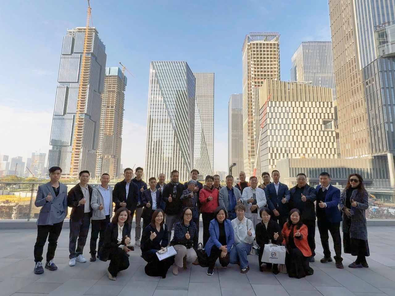 深圳市僑商會(huì)組織僑商實(shí)地考察，助力前海交易廣場國際化港式街區(qū)打造