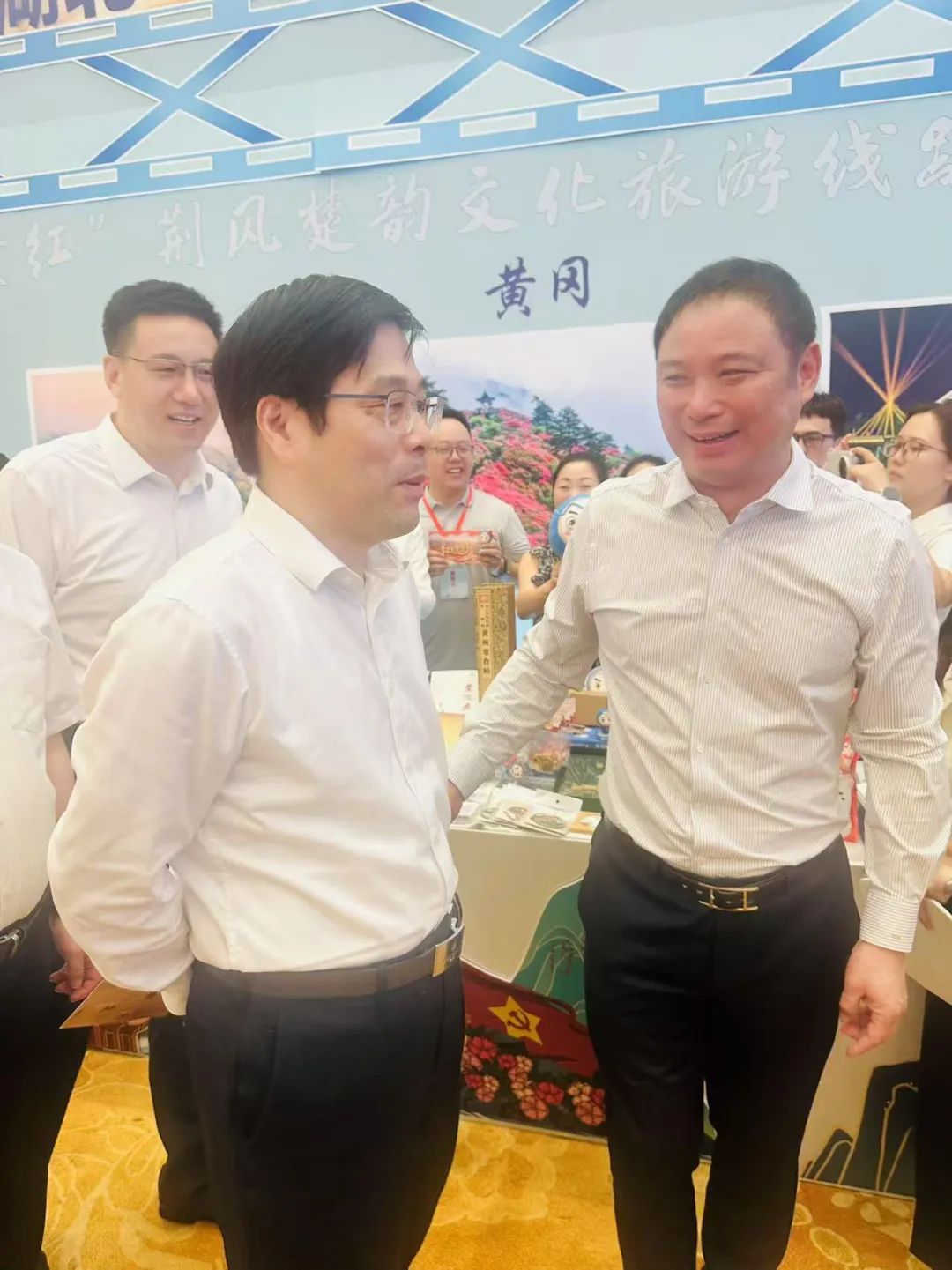 【名譽會長】偉鵬控股集團董事長喻鵬受邀參加2025“知音湖北”長三角文旅推介會