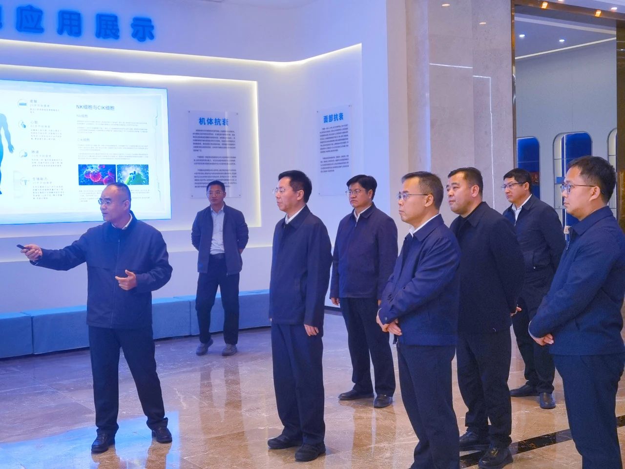 【名譽會長】貴州省政協(xié)副主席、州委書記李建一行蒞臨百孚鄉(xiāng)村振興創(chuàng)新實驗區(qū)和教、農(nóng)、文、旅、康融合創(chuàng)新貴州瑞邦生物科技調(diào)研指導工作