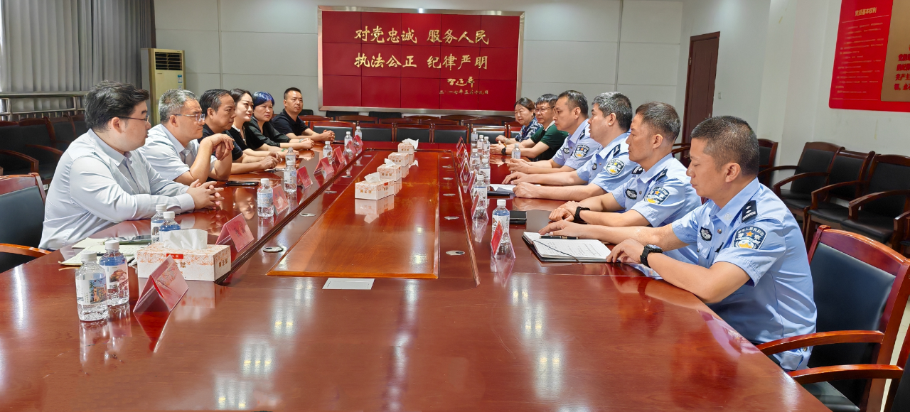 【團(tuán)體會(huì)員】洛陽市僑商會(huì)與市公安局交警支隊(duì)八大隊(duì)結(jié)對(duì)黨建共建，凝聚合力共促發(fā)展