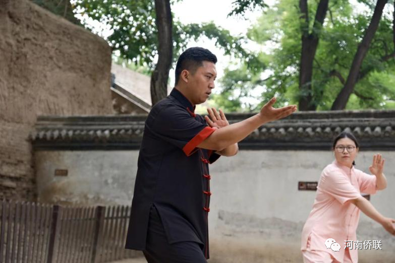 體驗(yàn)中國功夫 品味中原文化-“大河僑音”海外傳播服務(wù)中心中國功夫推薦官活動(dòng)正式啟動(dòng)