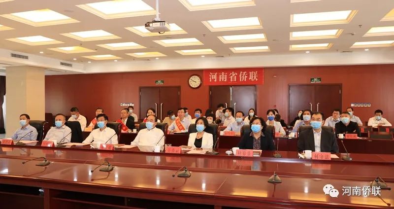 徐濟(jì)超出席中國僑聯(lián)第九屆新僑創(chuàng)新創(chuàng)業(yè)成果交流活動(dòng)暨僑界貢獻(xiàn)獎(jiǎng)河南分會(huì)場頒獎(jiǎng)儀式并到省僑聯(lián)機(jī)關(guān)調(diào)研